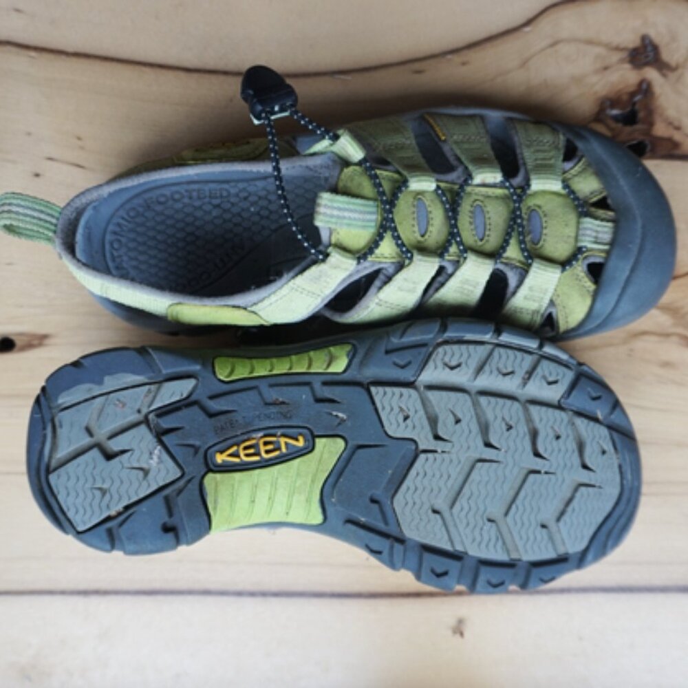 Keen Newport Waterproof Green Sandals 9.5 - Picture 2 of 3